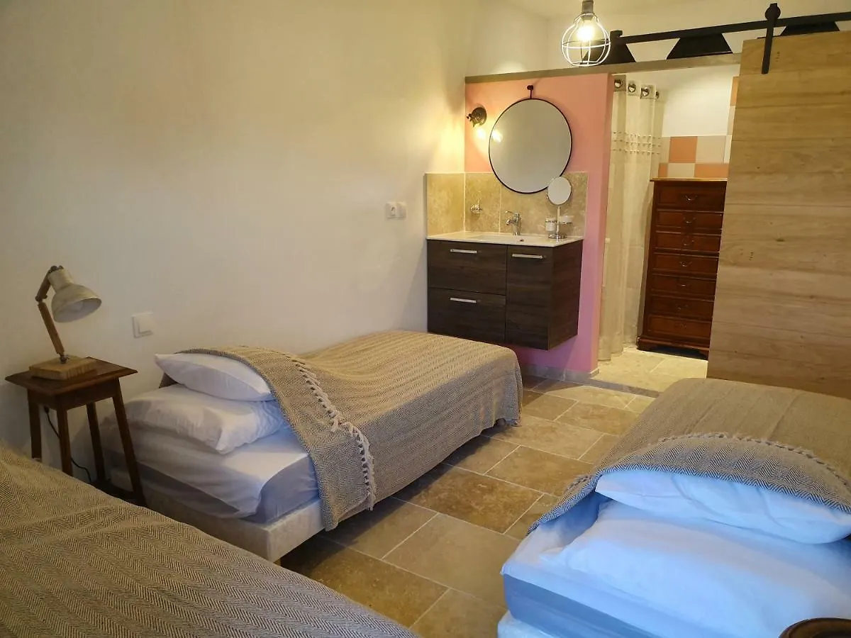 Domaine Les Bayles Bed & Breakfast Saint-Trinit